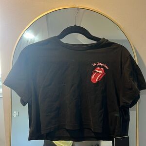 PRINCESS POLLY ROLLING STONES MANY TONGUES CROP TEE BLACK